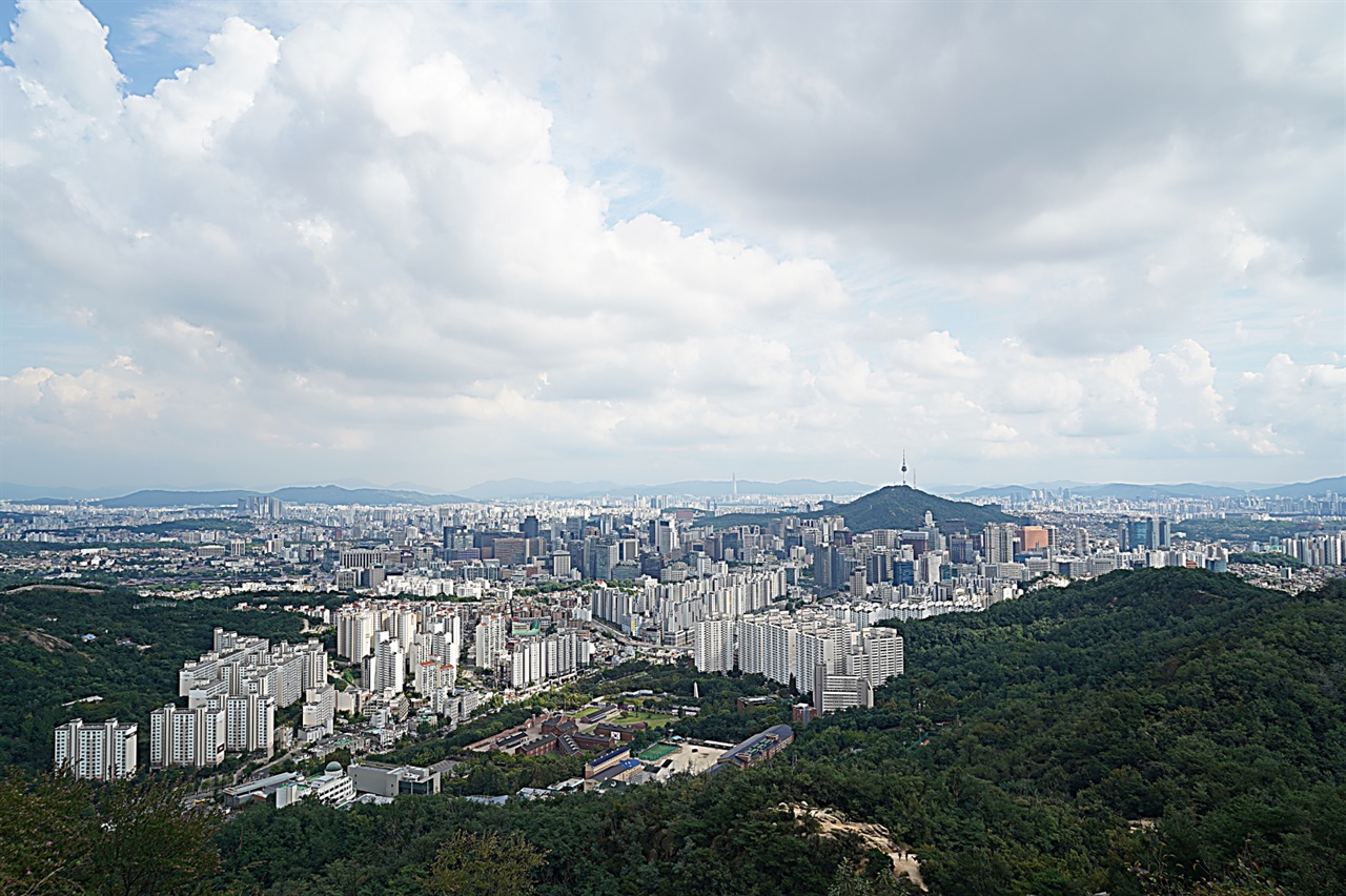 안산 봉수대에서 바라본 서울시내 풍경