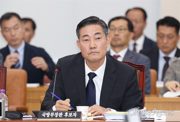 신원식 국방부장관 후보자가 9월 27일 서울 여의도 국회에서 열린 인사청문회에서 의원 질의에 답변하고 있다.
