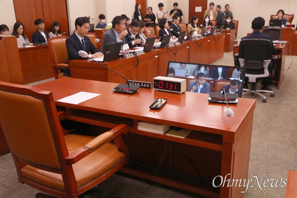 김행 여성가족부 장관 후보자가 6일 서울 여의도 국회 여성가족위원회에서 열린 인사청문회에 출석하지 않아 파행을 빚고 있다.
