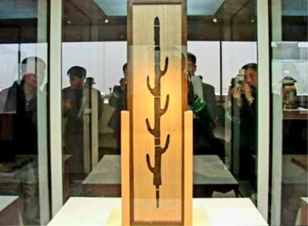 일본 나라국립박물관에 전시한 칠지도 원본.1953년 일본 국보 제15호로 지정됐다