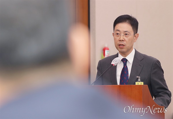 손준성 대구고등검찰청 차장검사가 지난 10월 20일 국회 법제사법위원회에서 열린 국정감사에서 의원 질의에 답변하고 있다.