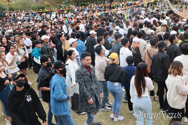 10월 20~22일 창원 용지공원 일대에서 열린 문화다양성축제 '맘프'.