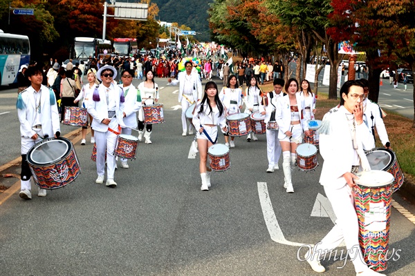 20~22일 창원 용지공원 일대에서 열린 문화다양성축제 '맘프'.