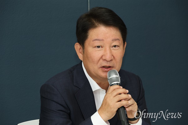 권영진 전 대구시장이 25일 대구경북인터넷기자협회 초청 토론회에서 내년 총선에 대구 달서구 병 지역구 출마를 공식 선언했다.