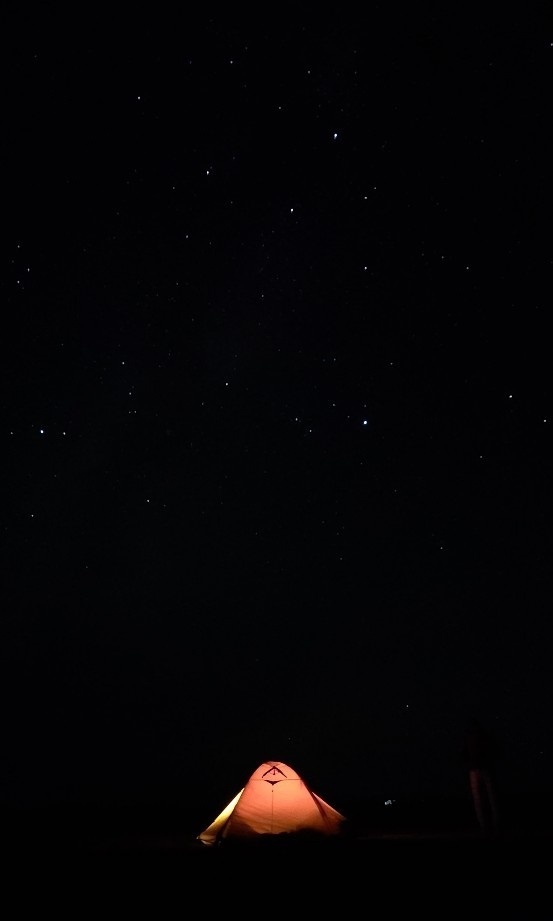 송쿨의 밤 (휴대폰 촬영 사진) 선명한 은하수가 머리 위에 있었다.