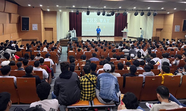 5일 부평구청 강당에서는 미얀마 민주화 영화 상영회가 열렸다.
