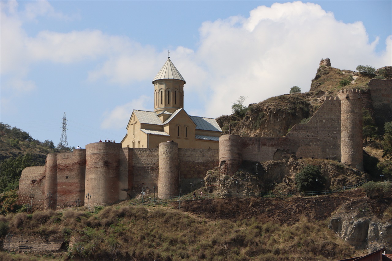 나리칼라 요새와 성 니콜라스 성당