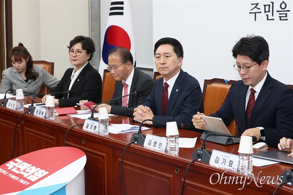김기현 국민의힘 대표가 6일 서울 여의도 국회에서 열린 최고위원회의에서 발언하고 있다.