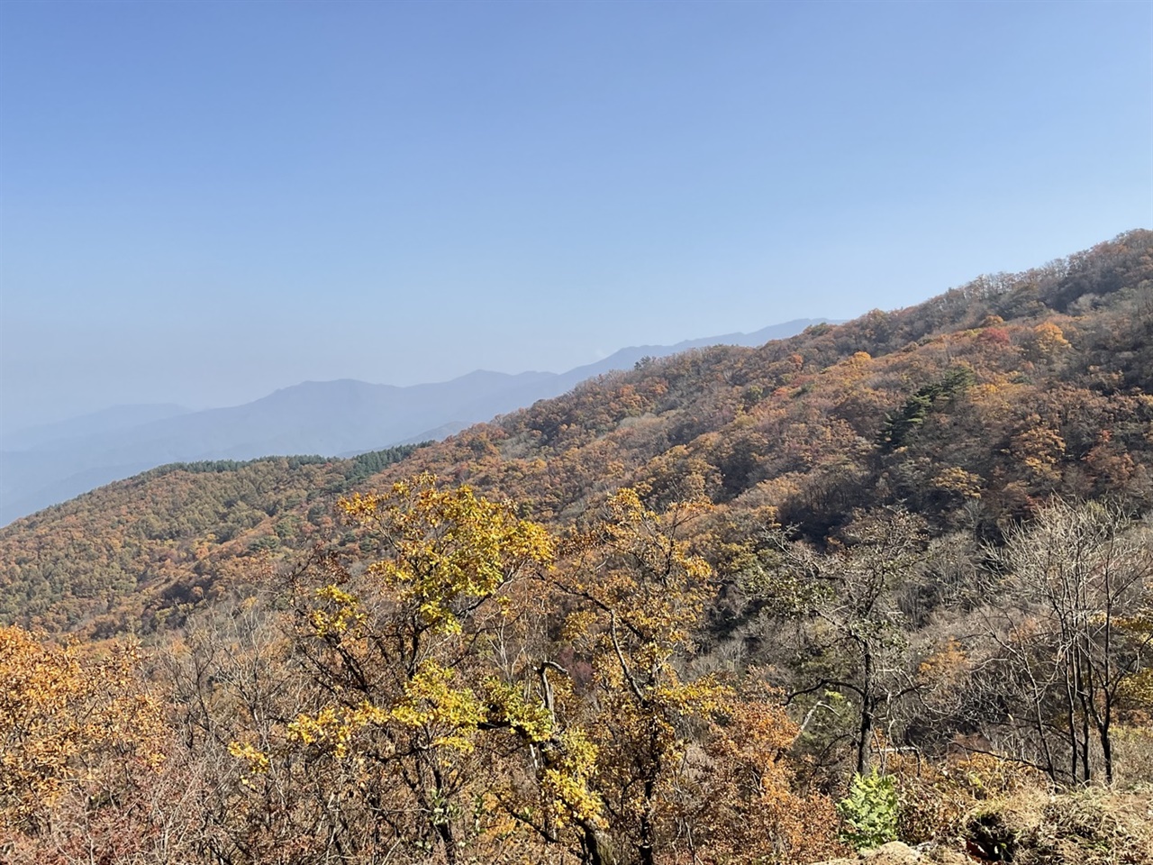 지리산 문수암의 지리산 주능선 조망