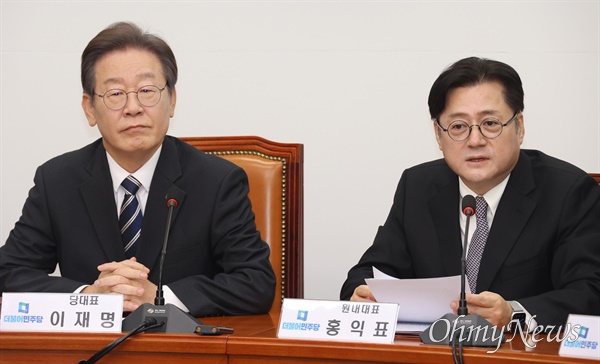 홍익표 더불어민주당 원내대표가 22일 오전 서울 여의도 국회에서 열린 최고위원회의에서 발언을 하고 있다.