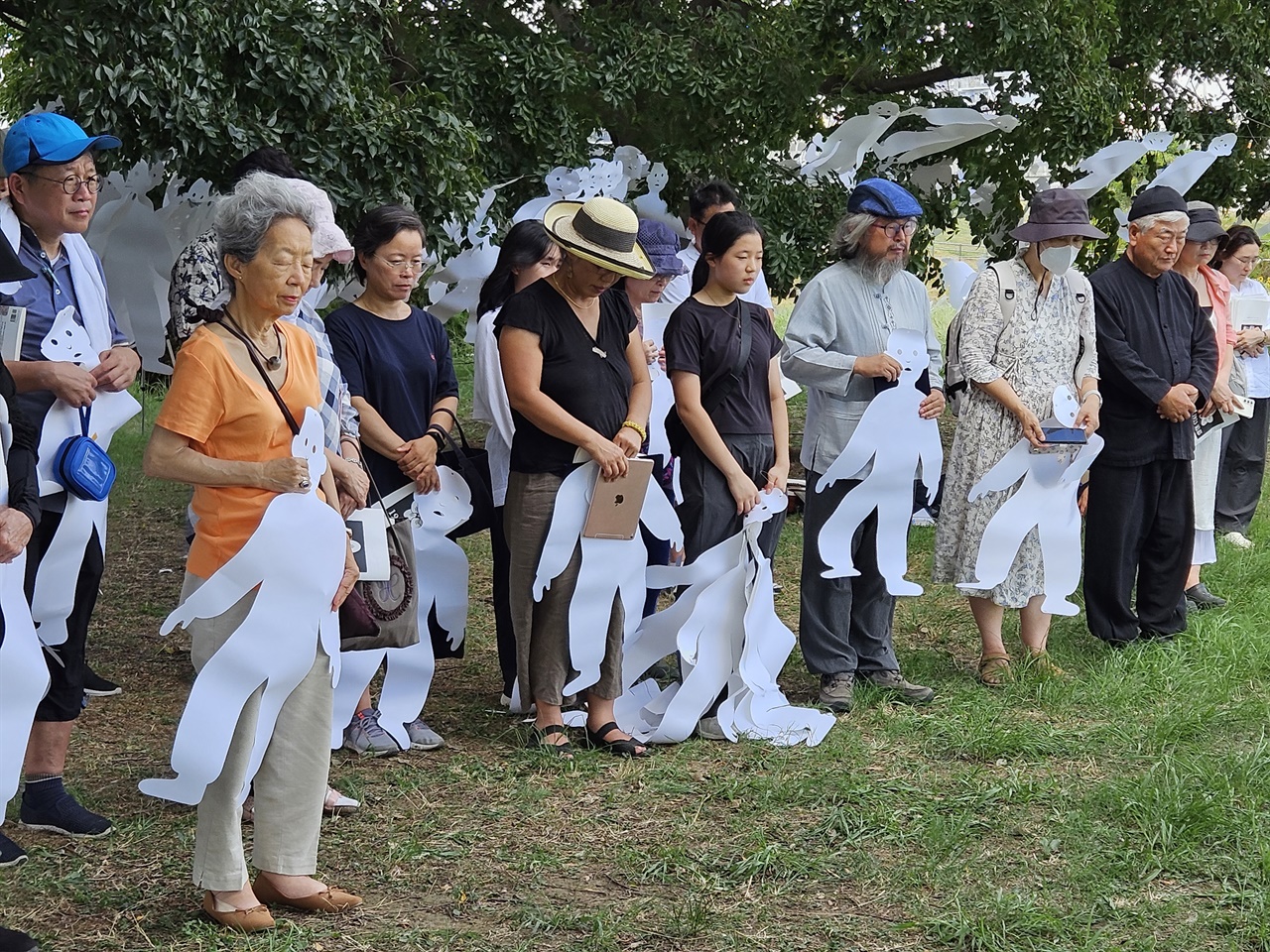 9월 3일, 씨알재단 주관으로 동경 아라카와 강변에서 열린 관동대학살 100주기 추모제 참석자들 