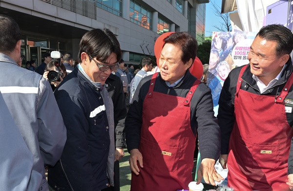 박완수 경남도지사, 4일 삼성중공업 거제조선소 ‘커피 나눔 행사’ 참여.