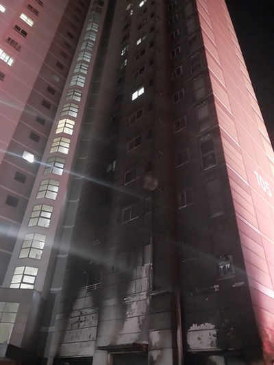 8일 새벽 거제시 고현동 소재 아파트 화재.