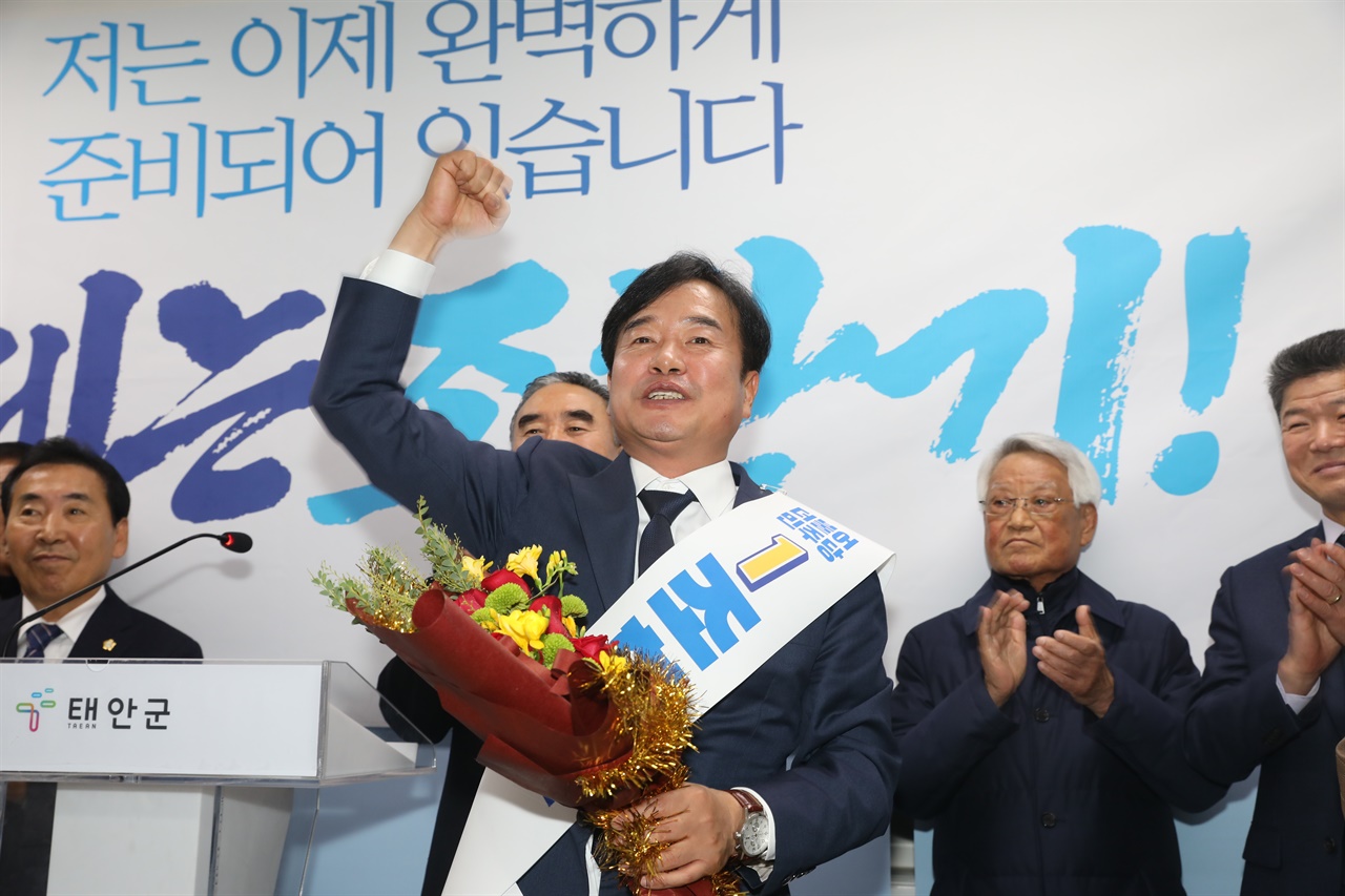 조한기 더불어민주당 서산태안지역위원장이 12일 태안군청 브리핑룸에서 기자회견을 갖고 내년 4월 총선 출마를 공식화 했다.
