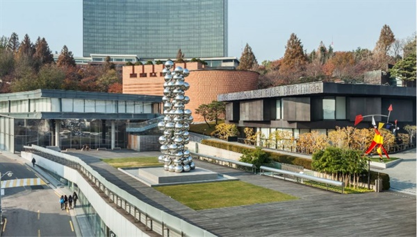 서울 용산 한강이 내려다 보이는 남산자락에 자리하고 있는 ‘리움미술관’ 2004년 개관했다