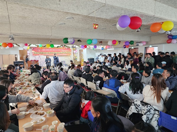 24일 오후 경남이주민센터에서 열린 “베트남 자국음식잔치-반가운 친구, 그리운 집밥” 행사
