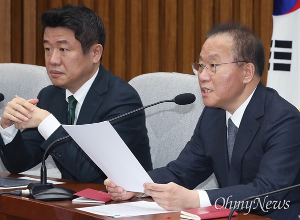  윤재옥 국민의힘 당대표 권한대행이 26일 서울 여의도 국회에서 열린 원내대책회의에서 발언하고 있다.
