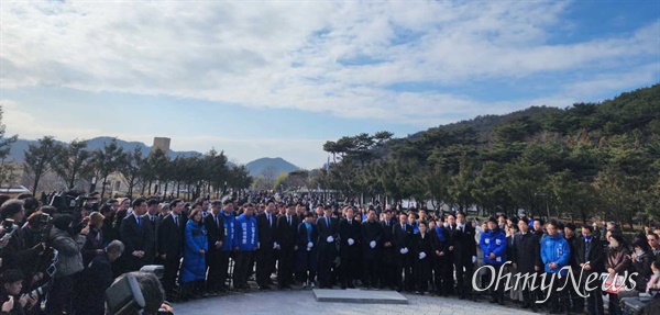  이재명 더불어민주당대표, 1일 봉하마을 고 노무현 대통령 묘소 참배.