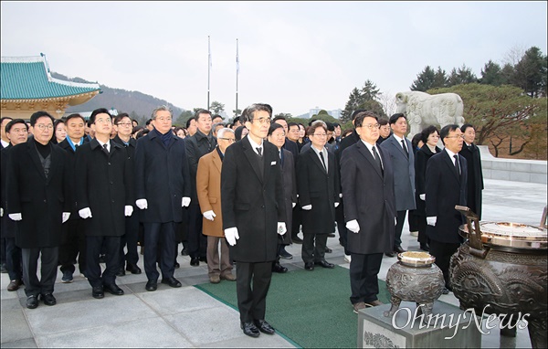 민주당대전시당은 2일 오전 대전현충원 참배와 신년인사회를 갖고, 총선 승리를 다짐했다.