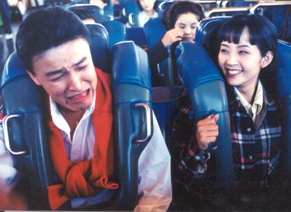  박중훈(왼쪽)과 최진실이 부부로 출연한 <마누라 죽이기>는 강우석 감독 커리어에서 흔치 않은 '19금 코미디영화'다.