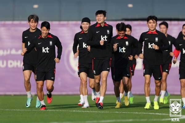 2023 아시안컵 개막을 앞두고 아랍에미리트(UAE)에서 훈련 중인 한국 축구대표팀 선수들 