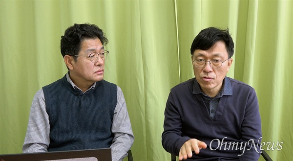 하승수 '세금도둑잡아라' 공동대표(우)가 오마이TV '이 사람, 10만인' 코너에 출연해 인터뷰를 하고 있다.