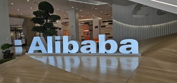 알리바바 본사 1층 로비에는 회사의 역사 전시관과 커피숍, 기념품 판매점이 있다.