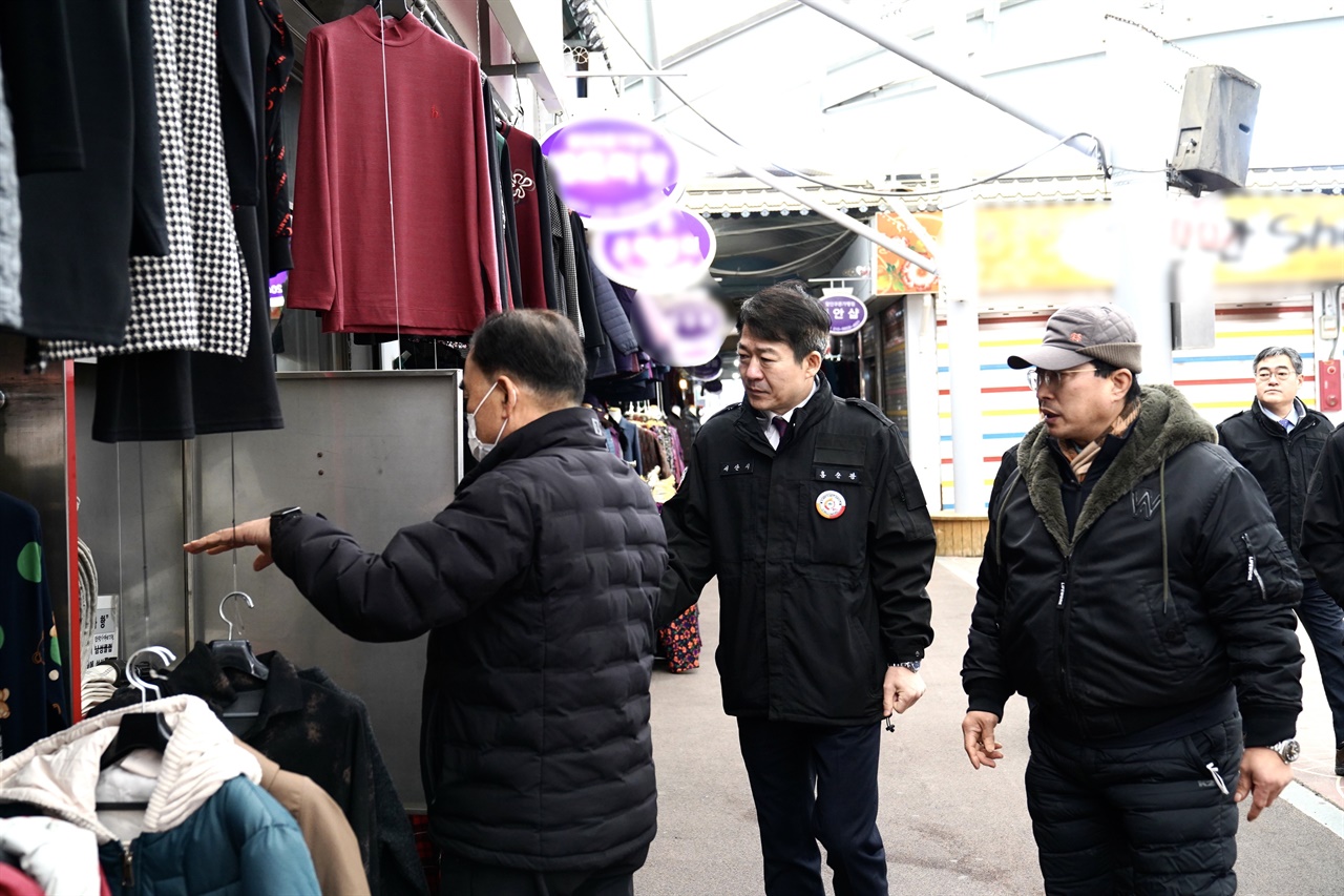  서산시가 서천특화시장 대형화재다 발생하면서 관내 전통시장을 집중 안전 점검했다.