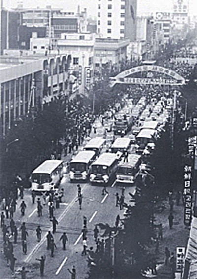 1980년 5월 20일, 계엄군 만행을 가장 가까운 곳에서 목격한 운전기사들의 200여 대 차량시위.