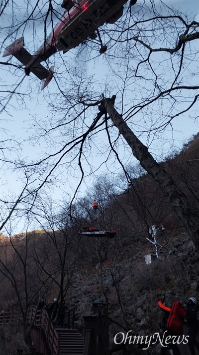  27일 오후 3시 24분경 밀양시 산내면 남명리 소재 야산에 있는 가마불폭포에서 빙벽등반 중 추락사고 발생.