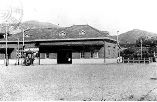 1930년대 남광주 역. 2000년 도심철도 이설로 인해 역은 폐쇄되었다