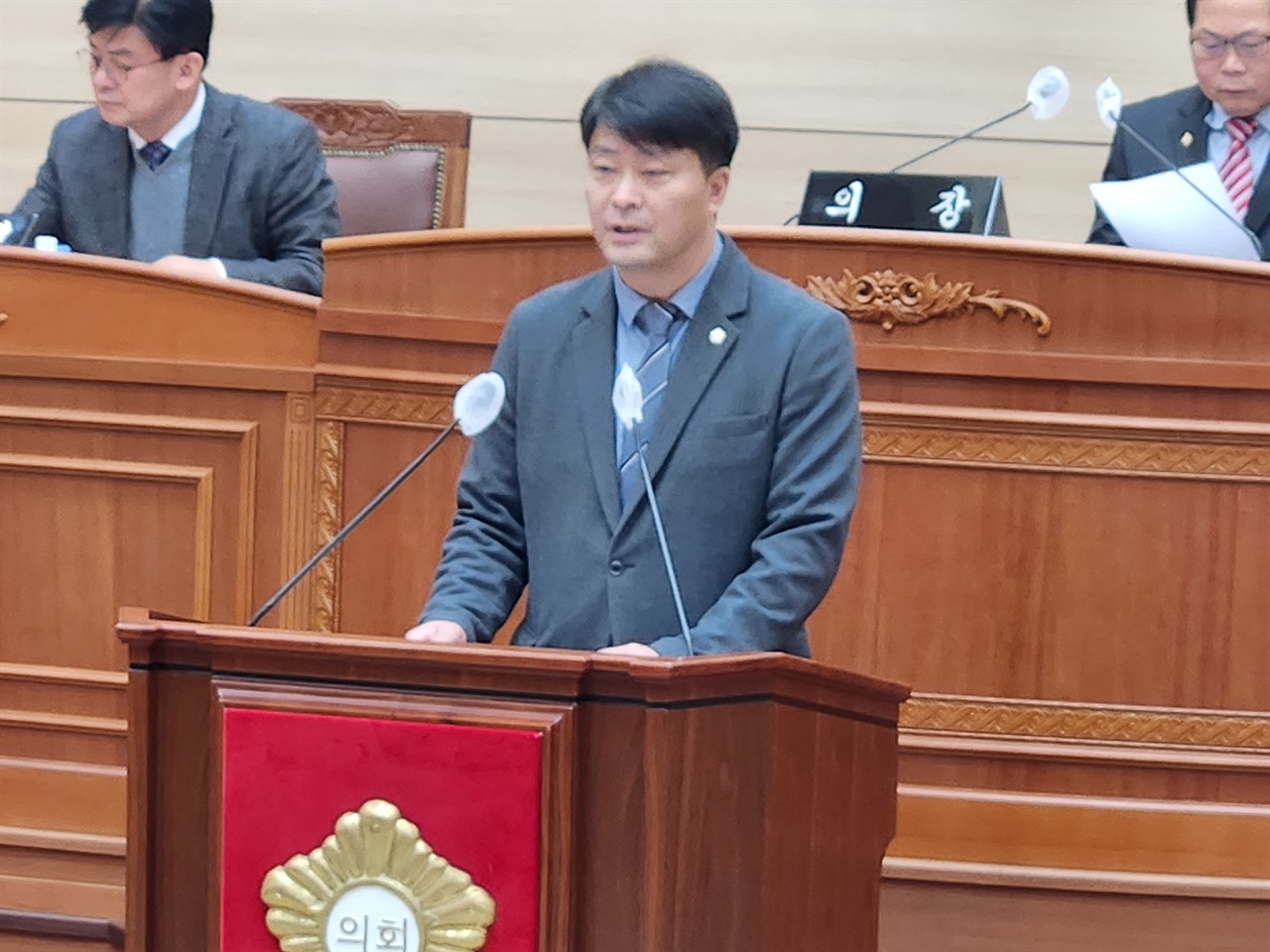 김재관 충남 보령시의원이 29일 의회에 출석해 '막말 논란'에 대해 사과했다. 