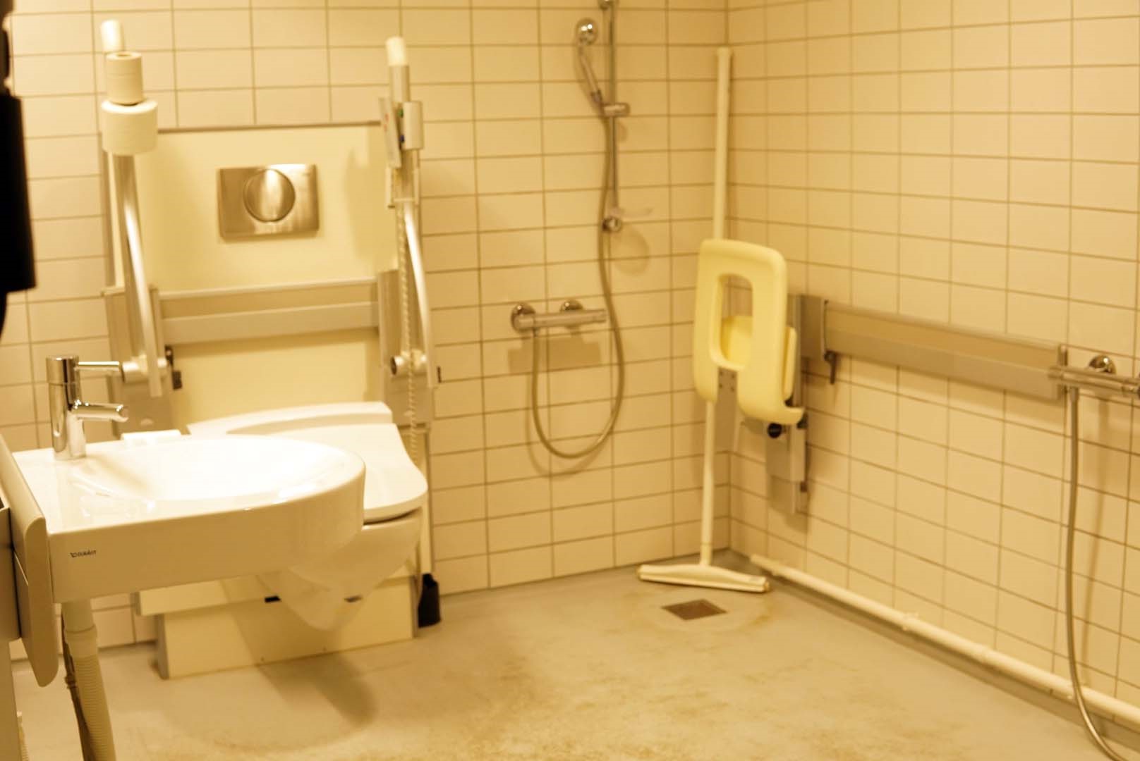 덴마크 최대 장애인 단체인 DPOD 내부 화장실 전경.