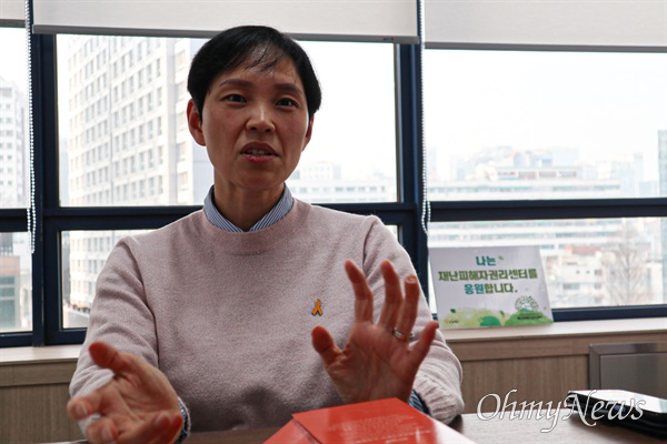 지난 2일 서울 중구 재난피해자권리센터 '우리함께' 사무실에서 유해정 센터장이 <오마이뉴스>와 인터뷰하고 있다.
