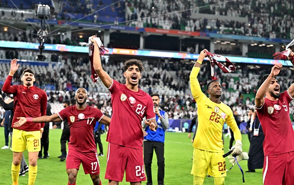  카타르는 8일 0시(이하 한국시간) 카타르 도하의 알투마마 스타디움에서 열린 이란과의 2023 아시아축구연맹(AFC) 아시안컵 4강전에서 3-2로 승리했다.