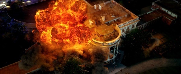  '폭발장면의 장인' 퓨콰 감독은 <백악관 최후의 날>에서도 백악관의 절반을 날려 버렸다.