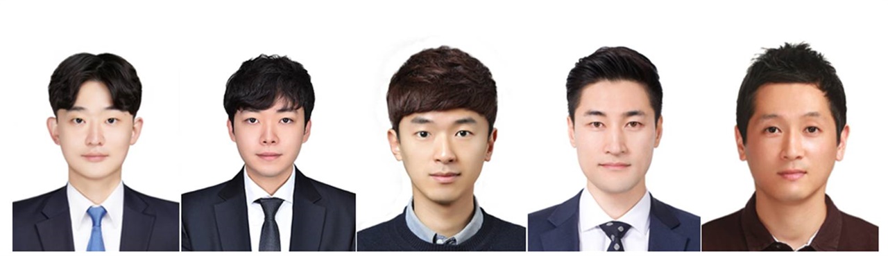 사진 왼쪽부터 신정웅 박사, 김동제 학생, 장태민 학생, 한원배 박사, 황석원 교수