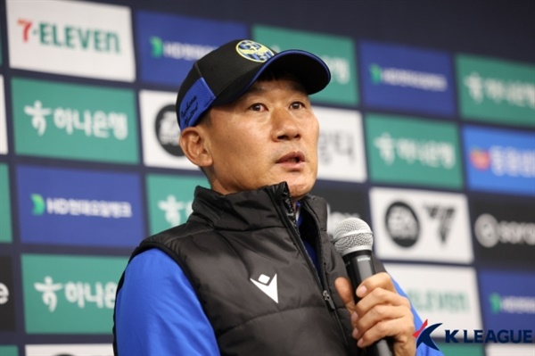인천 조성환 감독 조성환 감독은 올 시즌 인천의 K리그 빅4 체제를 확고하게 만들겠다고 선언했다. 