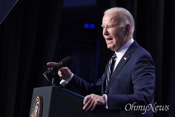 조 바이든 미국 대통령이 2024년 2월 12일 월요일, 워싱턴에서 열린 전국 카운티 입법 회의에서 연설하고 있