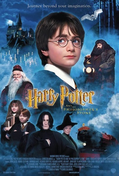  <해리 포터와 마법사의 돌>은 지난 2020년 개봉 20년 만에 세계흥행 10억 달러를 돌파했다.