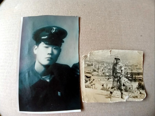 김모씨가 보여준 사진으로 왼쪽 사진은 해병대 하사로 임관할 때 찍은 사진이라고 한다. 살아있는 동기들은 알아보겠지만 "아마 대부분 세상을 떴을 것"이라고 말하며 사진을 찍어도 괜찮다고 했다. 오른쪽 사진은 5.16군사쿠데타 당시 해병대전차장으로 남산에 출동해 찍은 사진이라고 한다.