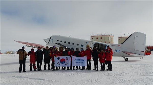 K-루트는 대한민국이 남극 내륙에서 연구, 보급 활동 등을 위해 개척하는 육상루트를 말함