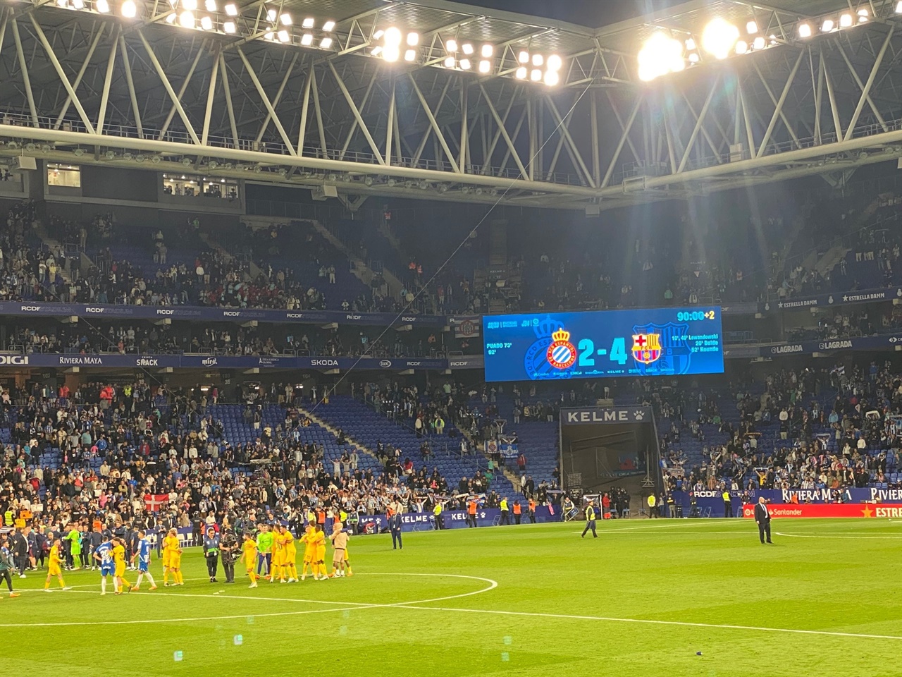 FC바르셀로나와 RCD에스파뇰의 경기가 끝났다. 4:2로 바셀이 승리했다.