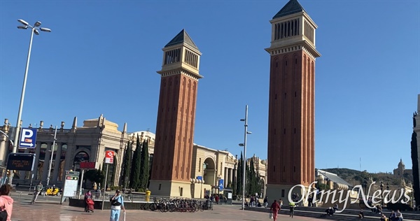 까탈루냐 광장(스페인 광장) 베네치아 타워