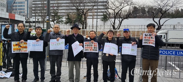 경북 영덕과 삼척 시민단체들은 11일 후쿠시마 원전 사고 13주기를 맞아 일본의 핵오염수 해양 투기를 규탄했다.