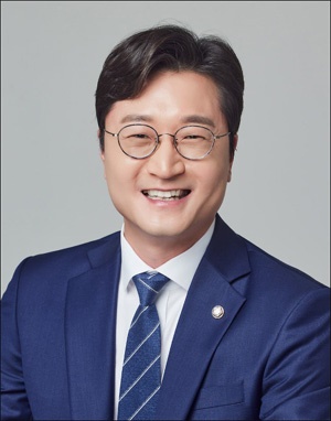 더불어민주당 대전시당 직무대행에 임명된 장철민(대전동구)의원.
