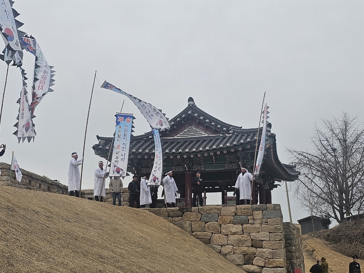 면천면 일원서 300여 명 참여 기념식을 진행했다. 재현행사는 면천공립보통학교의 학생들이 주도하여 진행되었다. 학생들은 3.10 학생독립만세운동 당시의 상황을 재현하기 위해 열정적으로 준비했다.