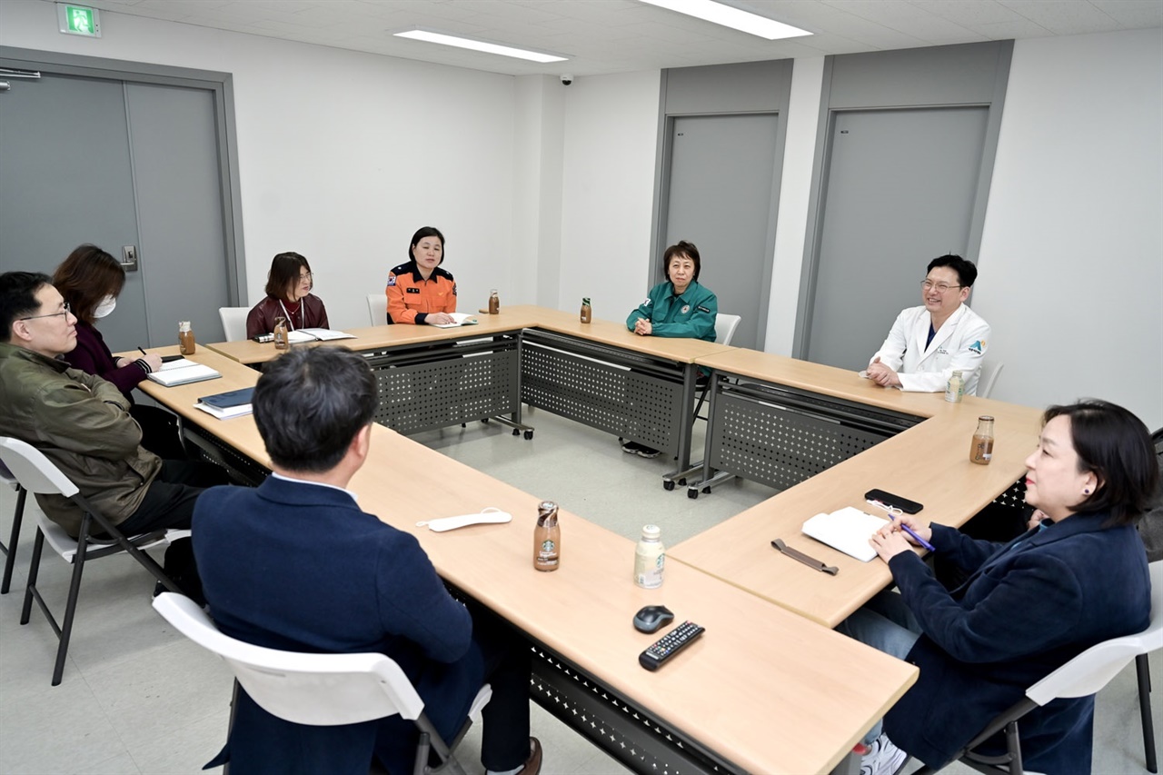 경기 여주시 보건소가 13일 지역응급의료협의체 2차 회의를 개최했다.