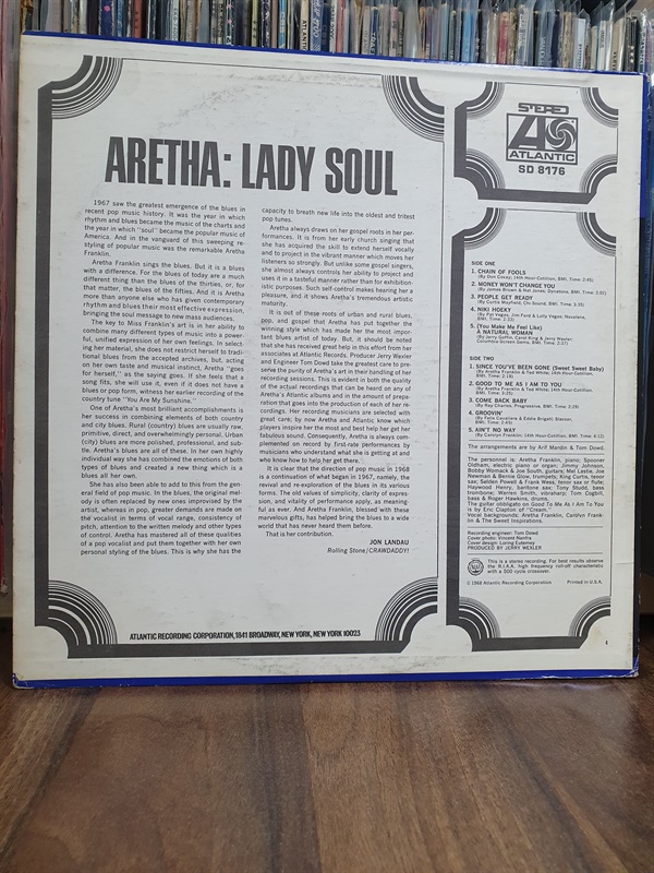<어리사 프랭클린:레이디 솔(Aretha Franklin: Lady Soul)> 뒷면 <어리사 프랭클린:레이디 솔(Aretha Franklin: Lady Soul)> 뒷면. 애틀랜틱 레코드에서 나온 어리사의 세번째 앨범이다.