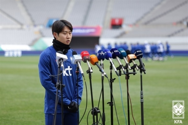이강인 이강인이 20일 서울월드컵경기장에서 최근 팀 내부 분열과 관련해 공식적으로 사과했다.